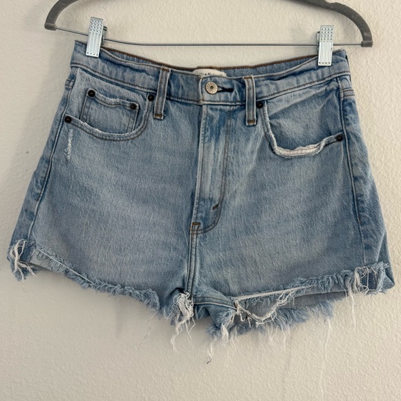 Abercrombie & Fitch Women’s The Mom Short High Rise Denim Shorts Size 27/4 - Picture 1 of 3